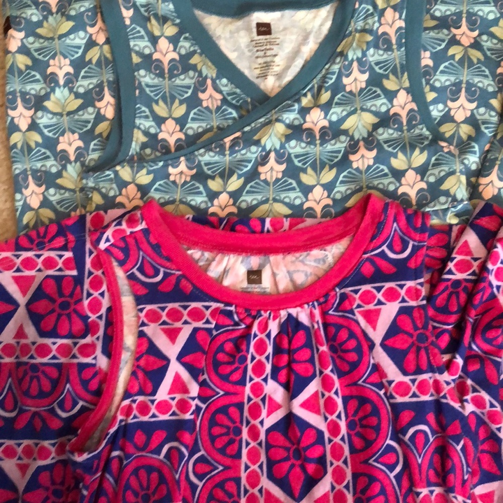 2 girls dresses size 6